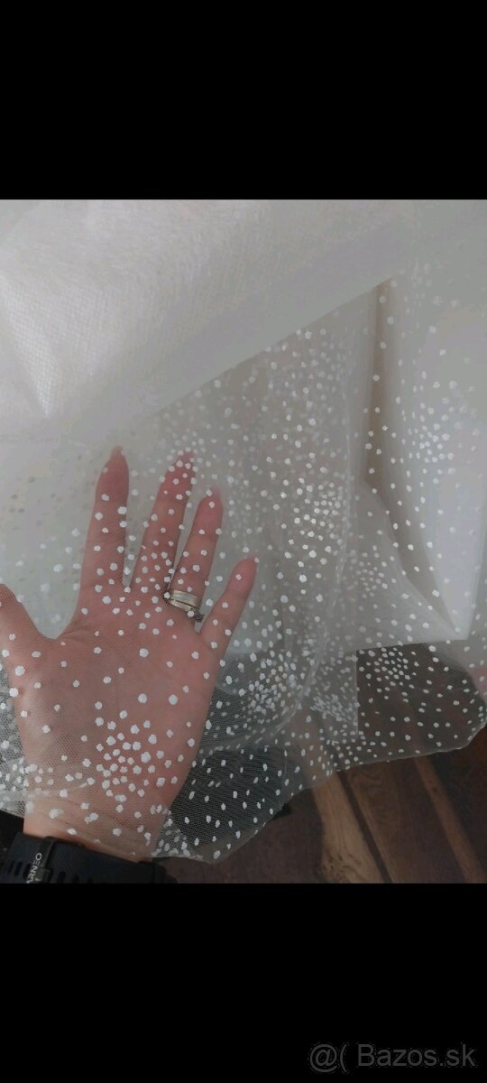 Krásne vyšívané svadobné šaty 5 - 8