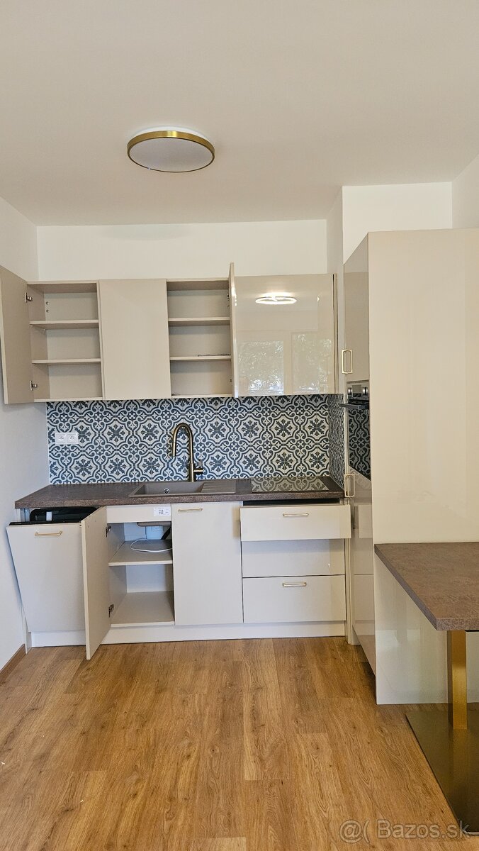 Luxusna plne zariadena garsonka - 8