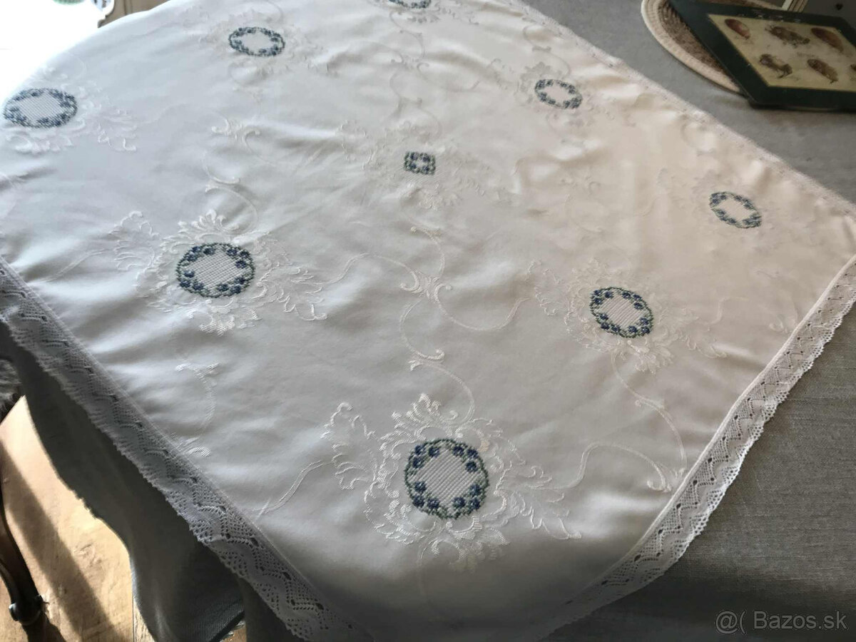 zaclonka a vyšivaný obrus - 8
