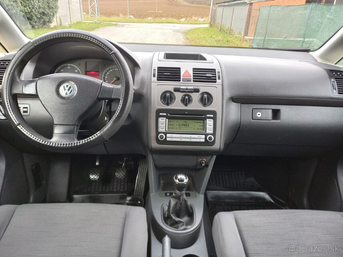 Volkswagen Touran 1.9 TDi,HIGHLINE Facelift - 8