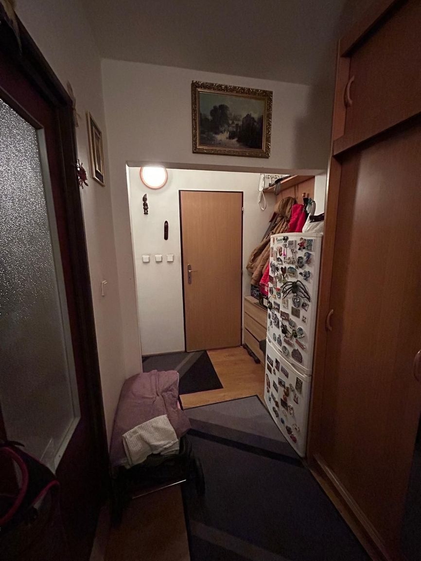 Veľmi dobre dispozične 1 izbový byt s loggiou v lokalite pod - 8