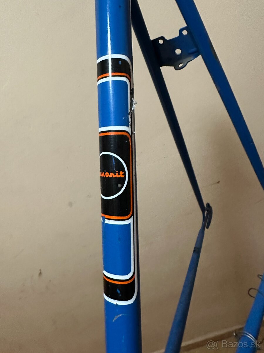 Favorit F8 pekný rám - 8