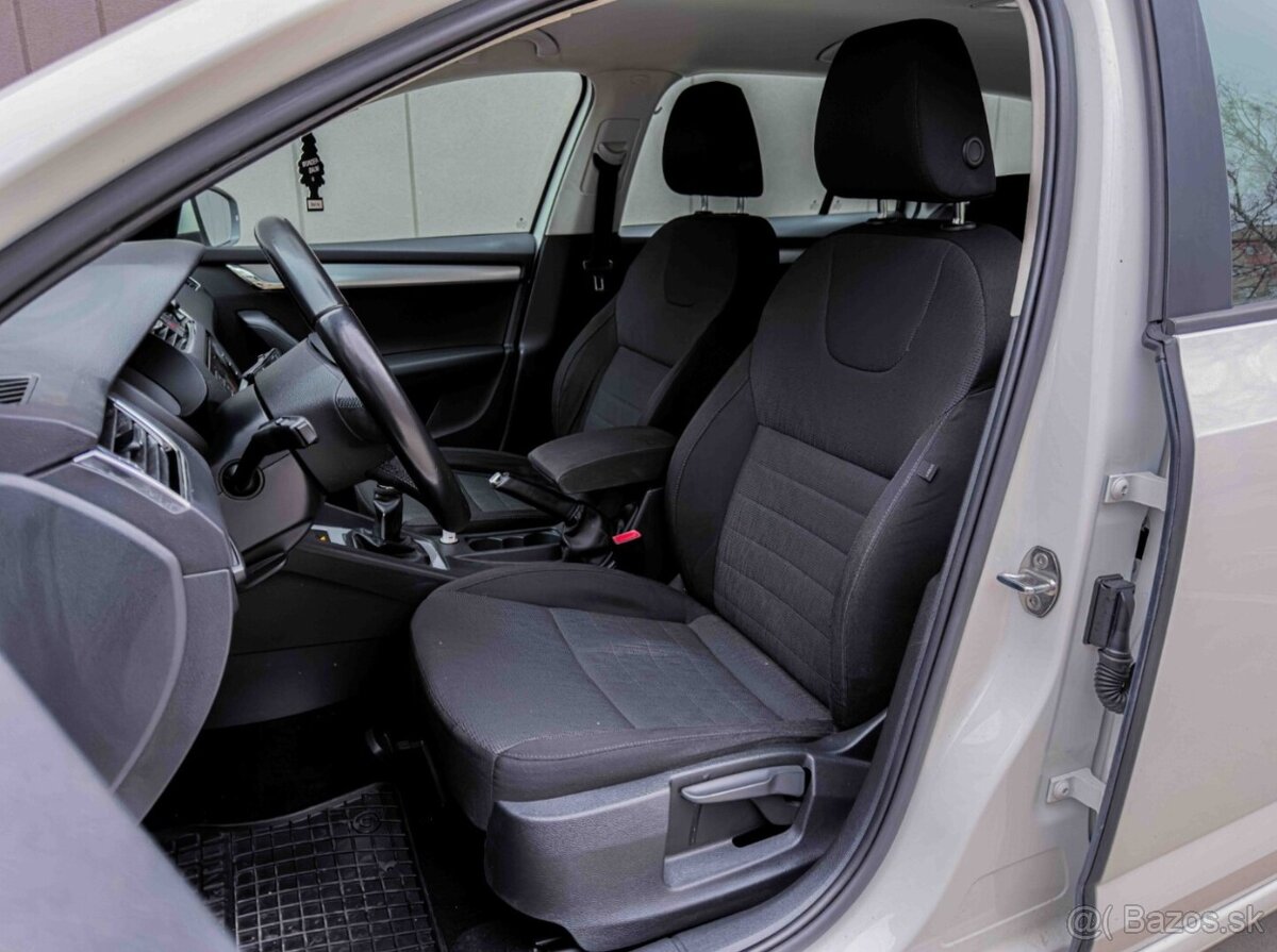 Škoda Octavia Combi 2.0 TDI Ambition - 8