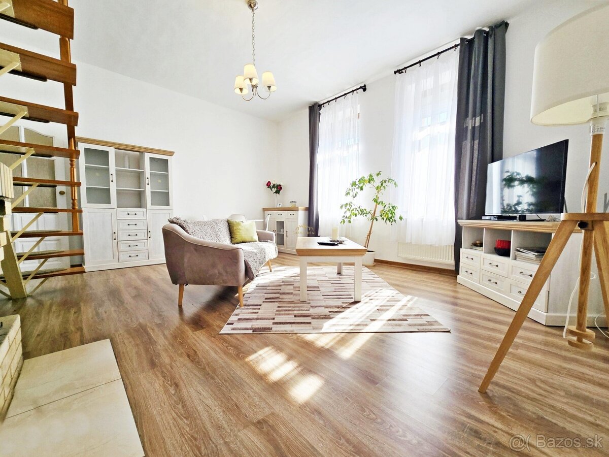 Mestský DOM so záhradou 807 m², 2x kúpeľňa, klíma / Orechová - 8