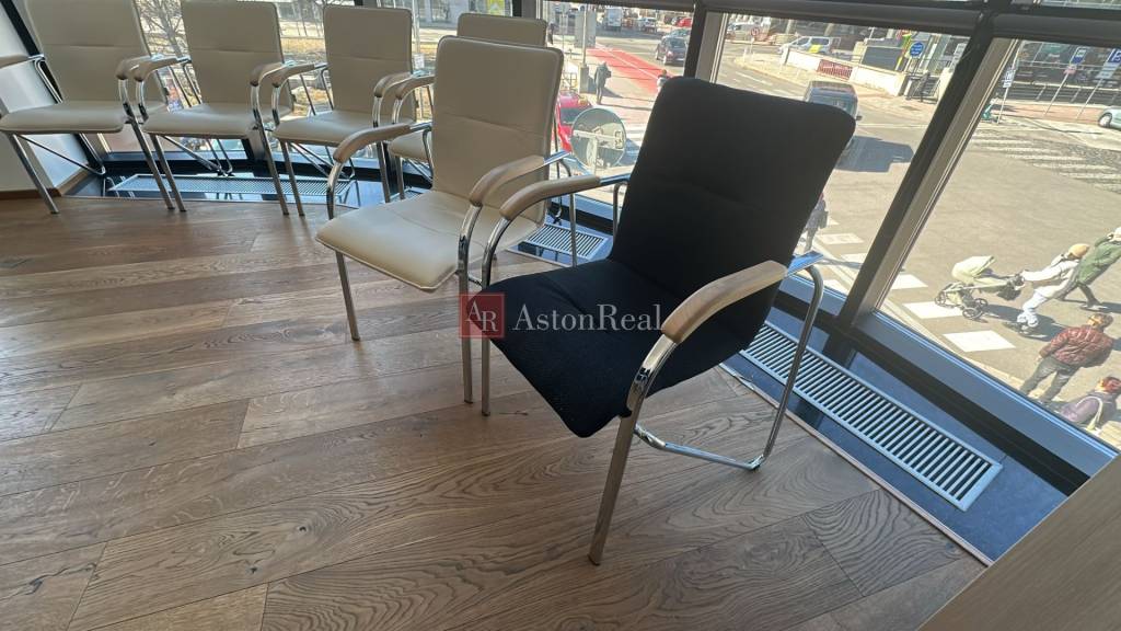 Prenájom: Kancelárske priestory 134 m2 v centre mesta Banská - 8