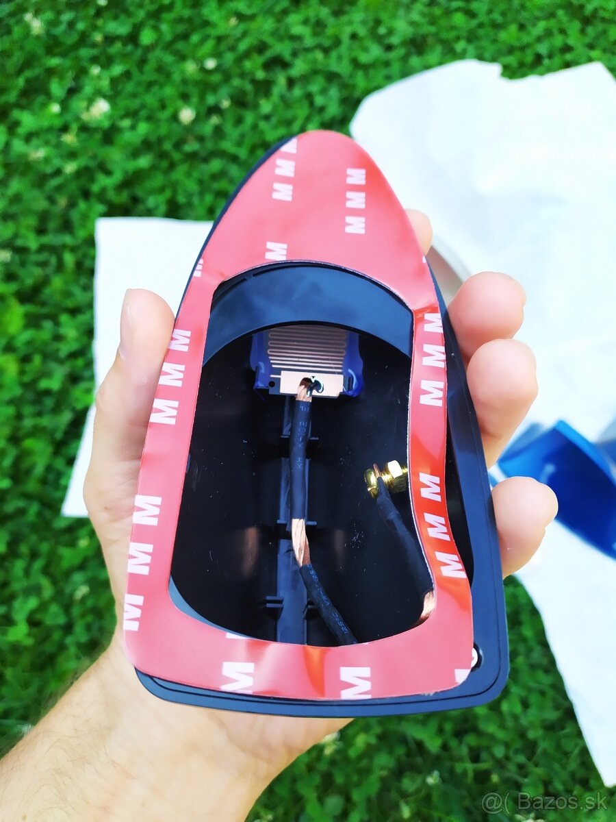 Anténa na auto SHARK - 8