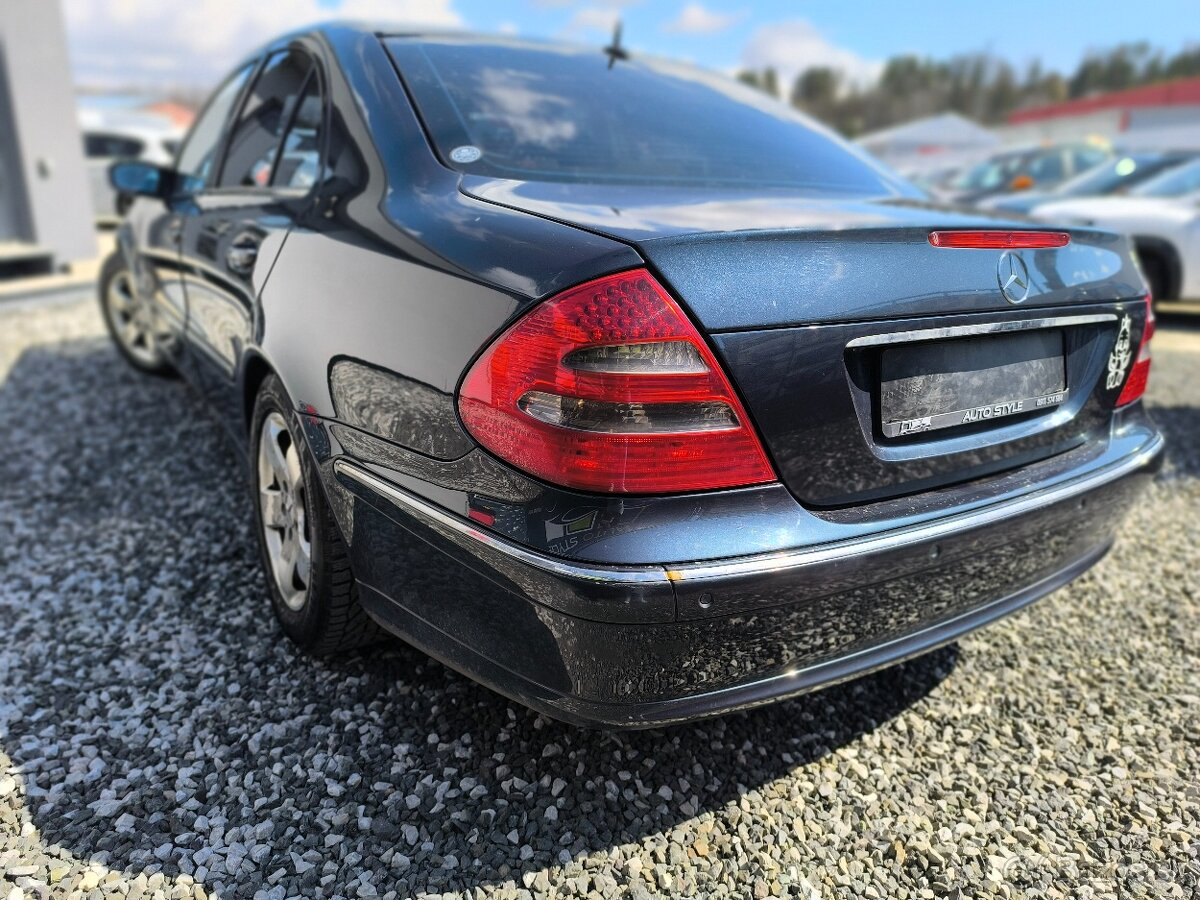 Mercedes-Benz E trieda Sedan 270 CDI - 8