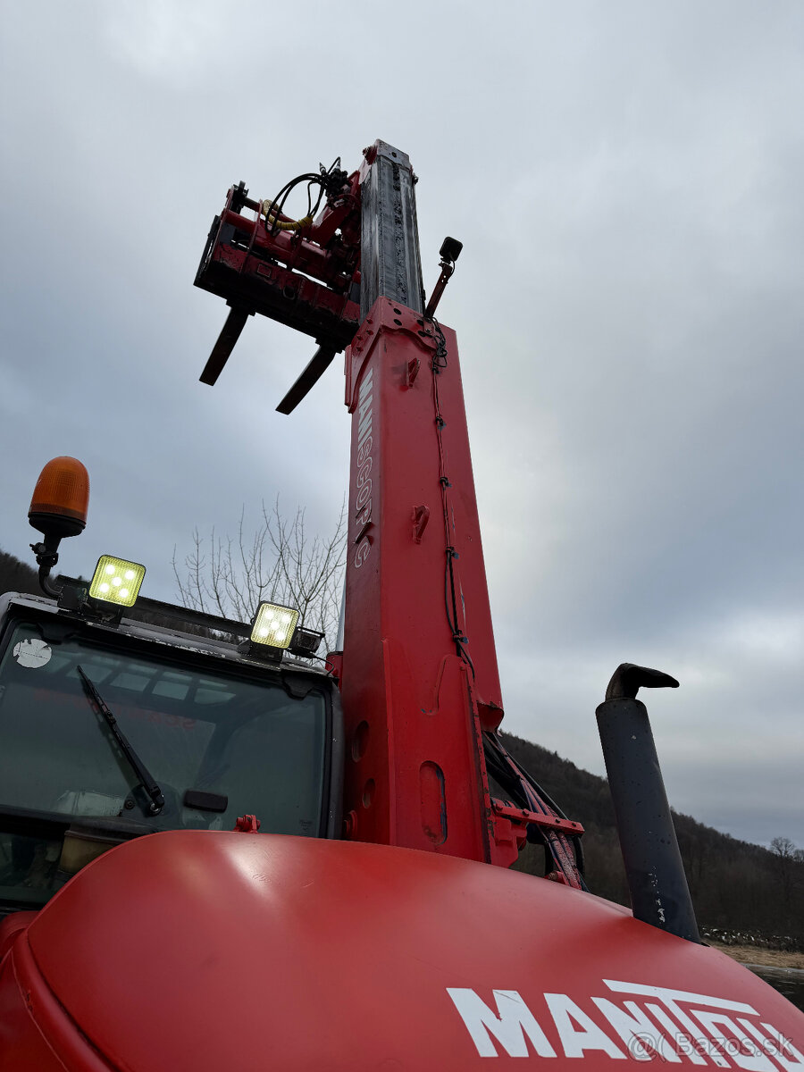Teleskopický manipulátor Manitou MLT523 s dosahom 5 m - 8
