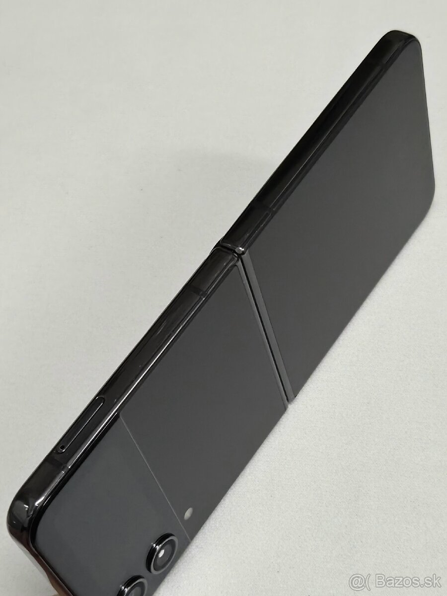 Samsung Galaxy Z Flip 4 - 8