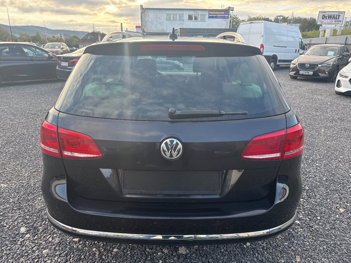 Volkswagen Passat Variant 2.0 TDI BMT Comfortline - 8