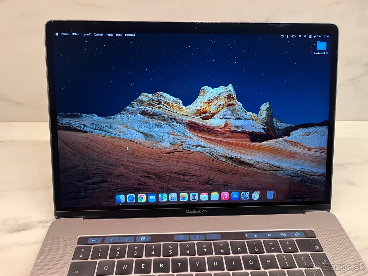 MacBook Pro 15" - 8