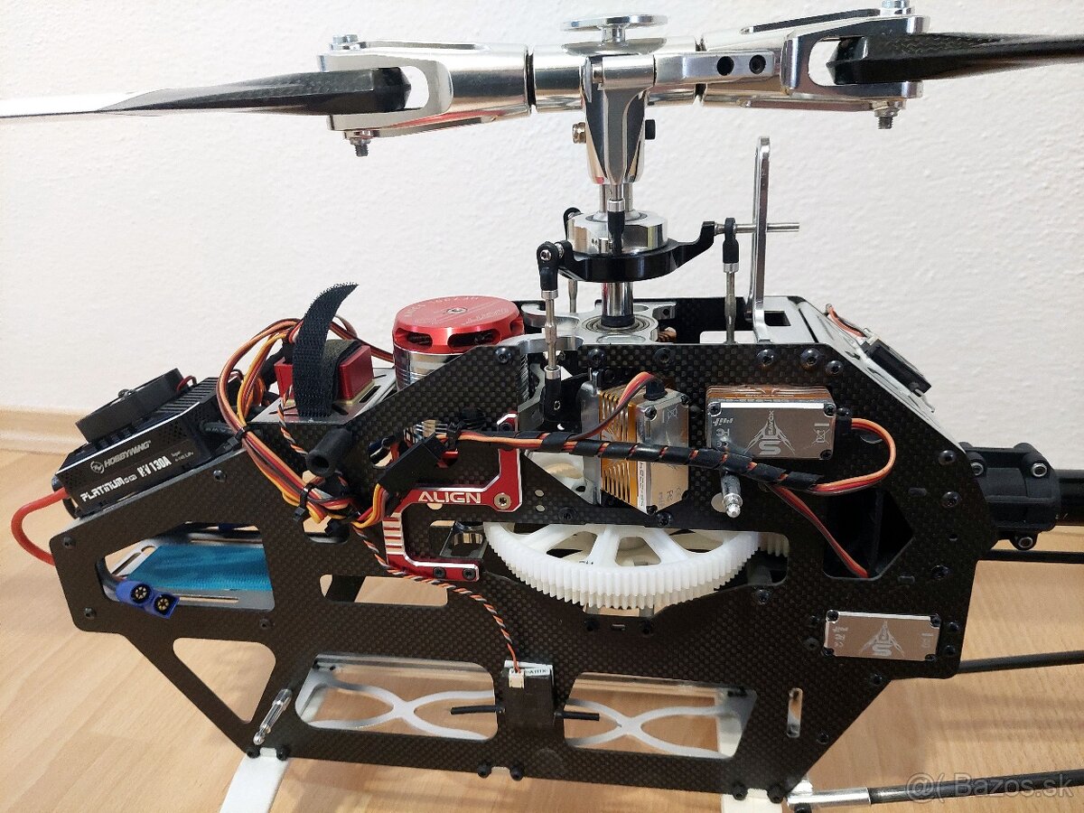 Profesionálny RC vrtulník Trex 700 - 8