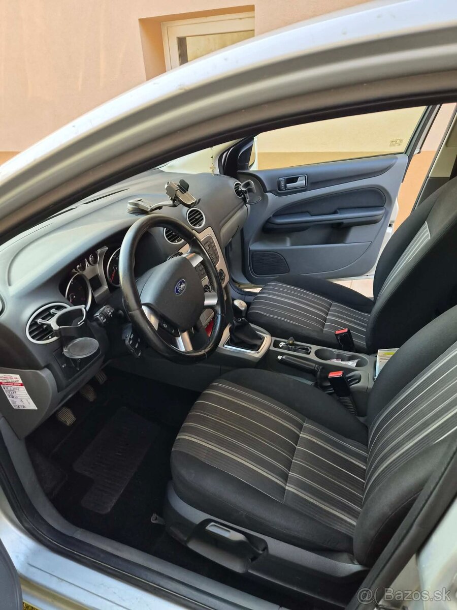 Ford Focus kombi 1.6 TDCi - 8