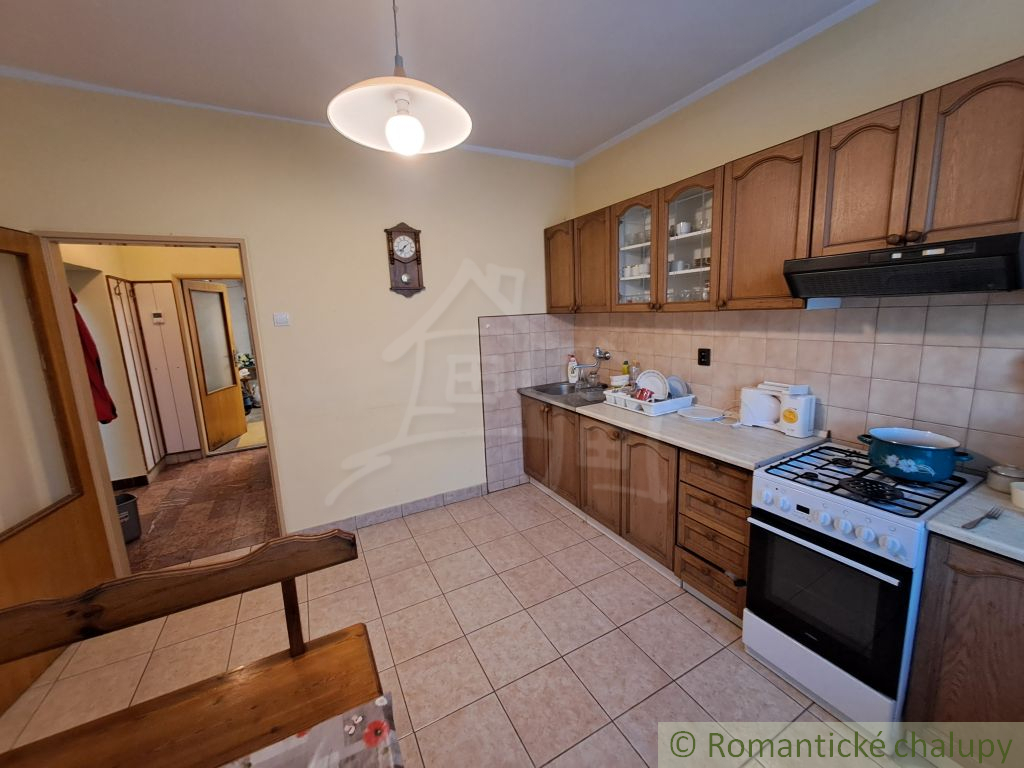 Rodinný 5-izbový dom v kľudnej časti obce Dvorníky - 8