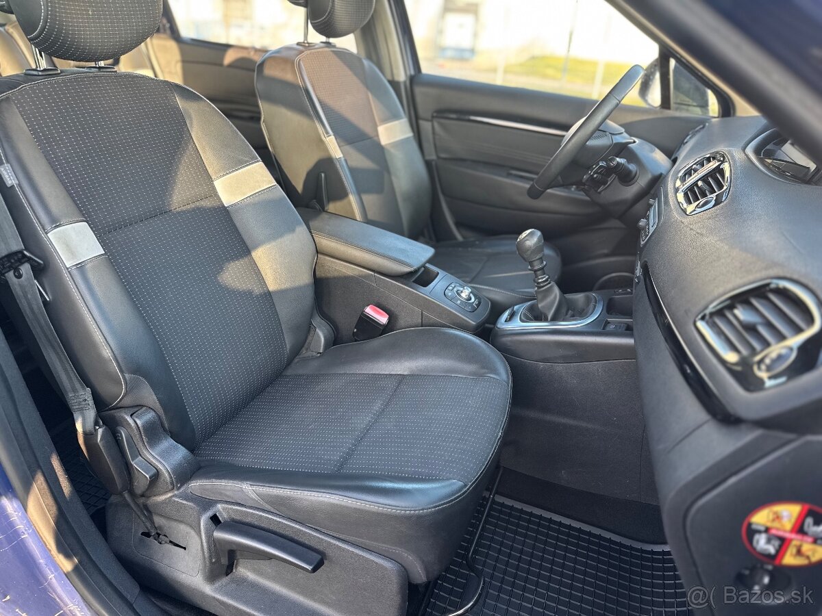 Renault Grand Scenic 7-miest Nová STK - 8