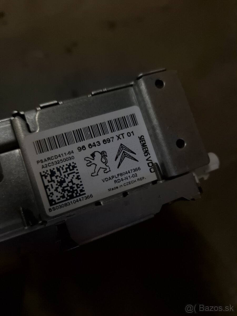 Autorádio Columbus, Peugeot 207, VW Touareg 7l - 8