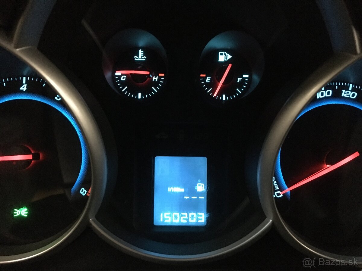 Predám Chevrolet Cruze - 8