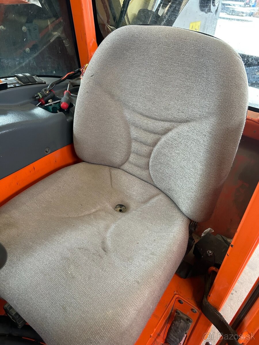 Teleskopický manipulátor JLG 2505H, r.v. 2016 - 8