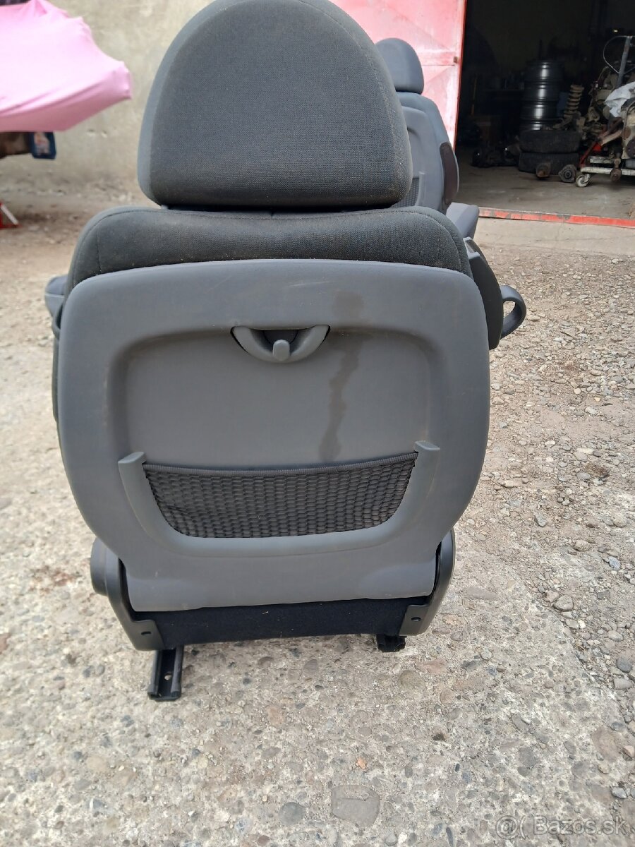 Mitsubishi Colt CZ3 - sedačky - 8