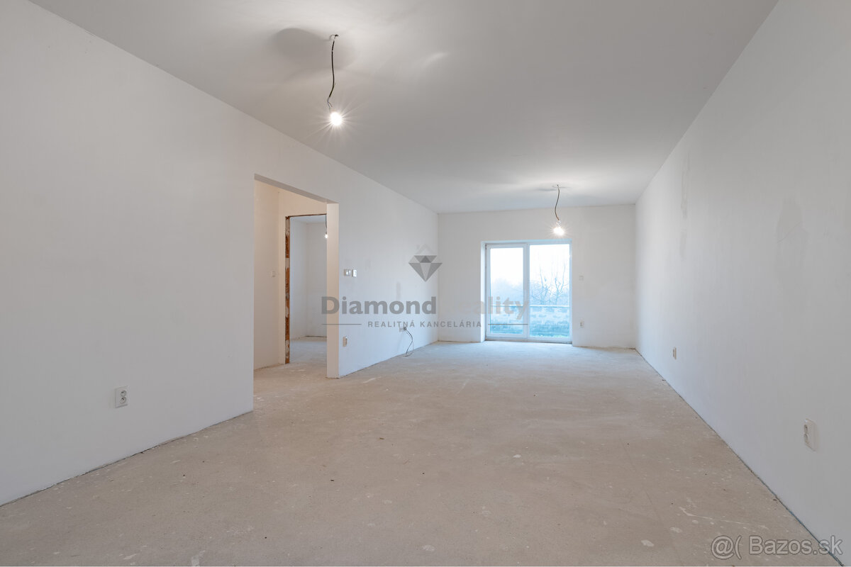 NA PREDAJ JEDNOPODLAŽNÝ 3 IZBOVÝ RODINNÝ DOM SO ZÁHRADOU | K - 8