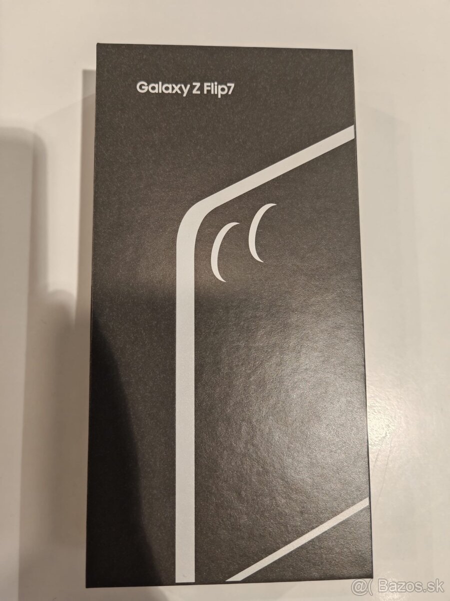 Samsung Galaxy Z Flip 7 612 GB-upne novy nikdy neotvoreny - 8