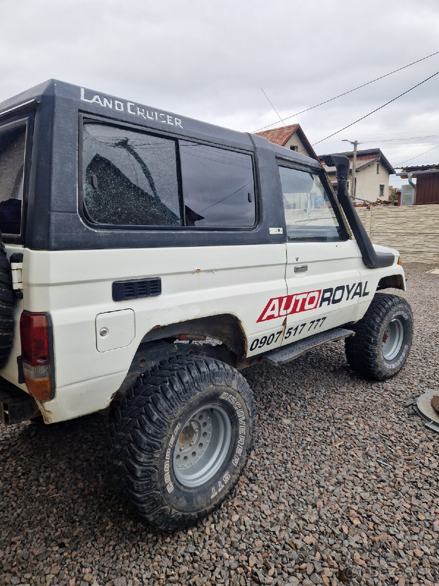 Toyota Land Cruiser 73 3.0 TD - 8