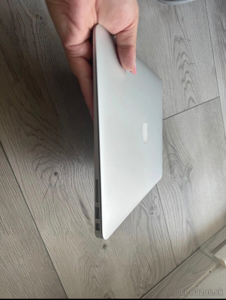 Apple Macbook Air (13-inch) Early 2014 - 8