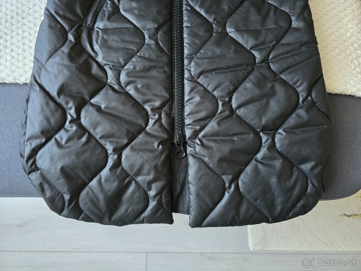 Dámska vesta veľ. S - 8