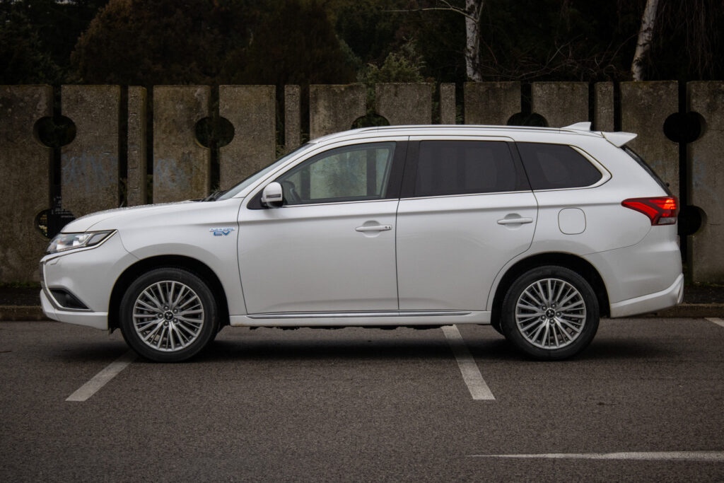 Mitsubishi Outlander 2.4l PHEV CVT - 8