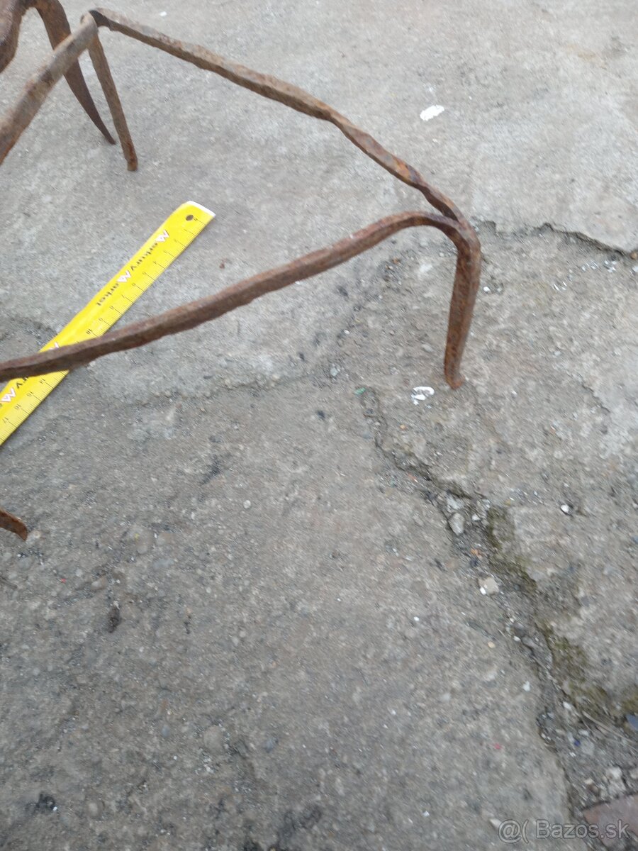 podnos pod hrnce . - 8