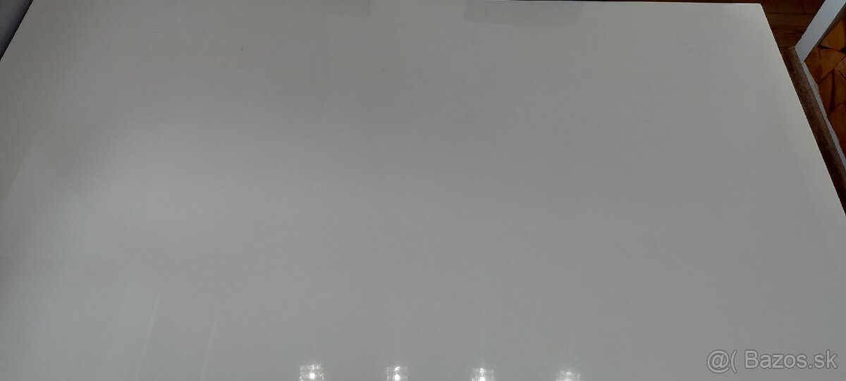 Moderny jedalensky stol + 4 stolicky + 3 sady potahov - 8