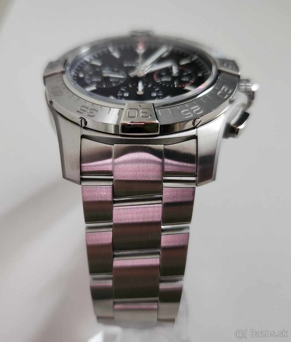 Breitling Avenger B01 Chronograph 44, AB0147101B1A1, 2025 - 8