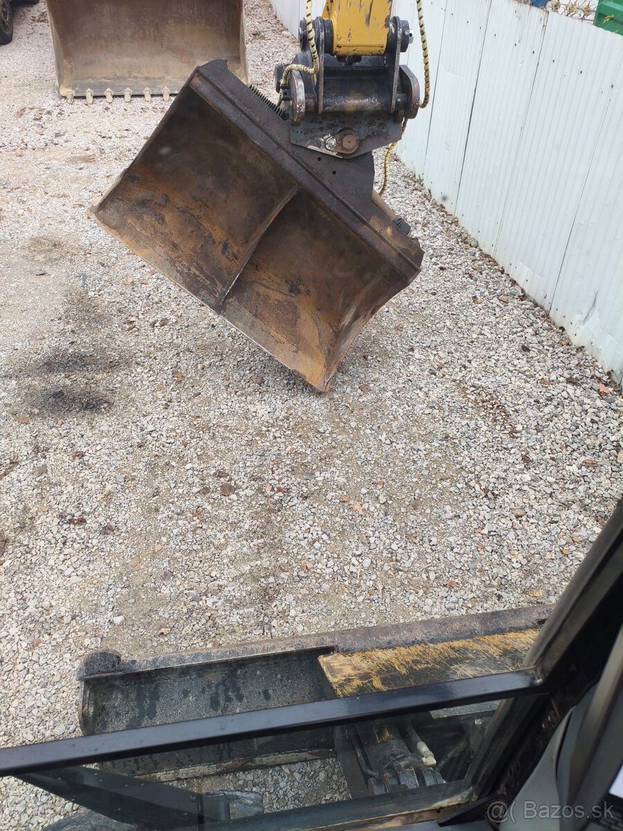 Kolový otočný bagr CAT M316 F - 8