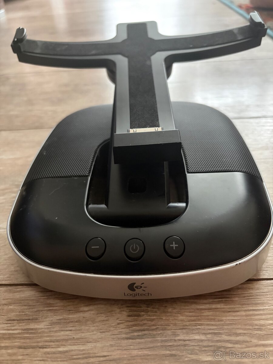 Ipad 2gen , 16gb + Speaker stand - 8