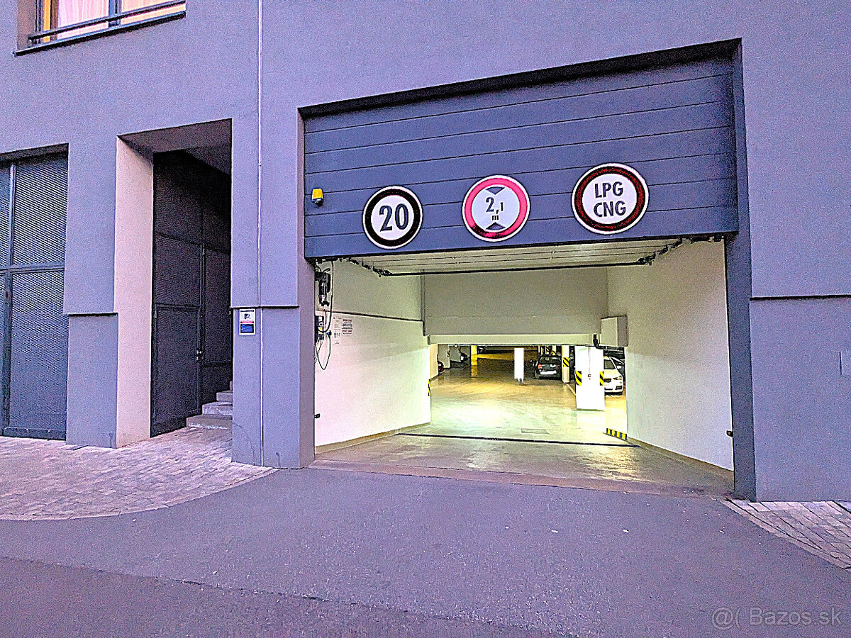 Prenájom 2 x VNÚTORNÉ parkovacie miesto blízko CENTRA mesta - 8