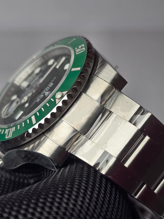 Rolex Submariner Hulk 40mm - 8