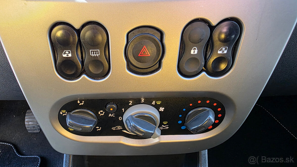 Dacia Sandero Stepway 1.6 MPI 62KW - 8