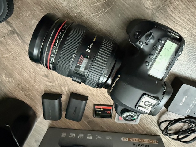 Canon EOS 5D MarkIII - Objektiv Canon EF 24-70mm 1:2.8 - 8