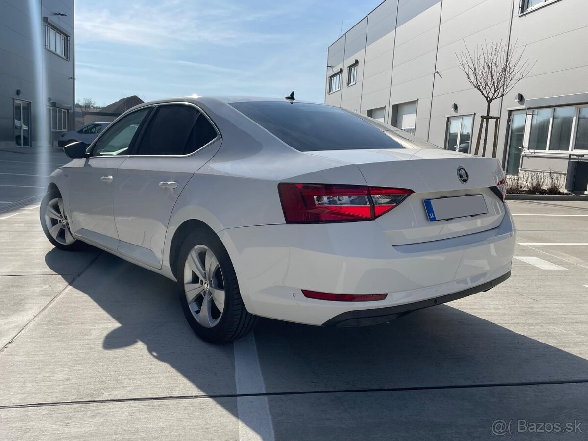 Škoda Superb 1.6 TDI DSG Active - 8