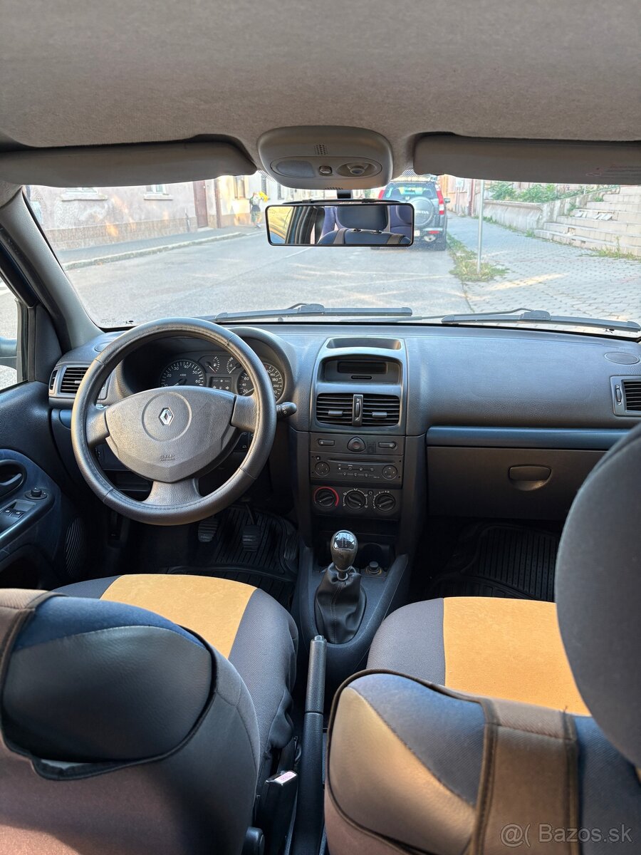 Renault Clio 1.2 benzín 2002 - 8