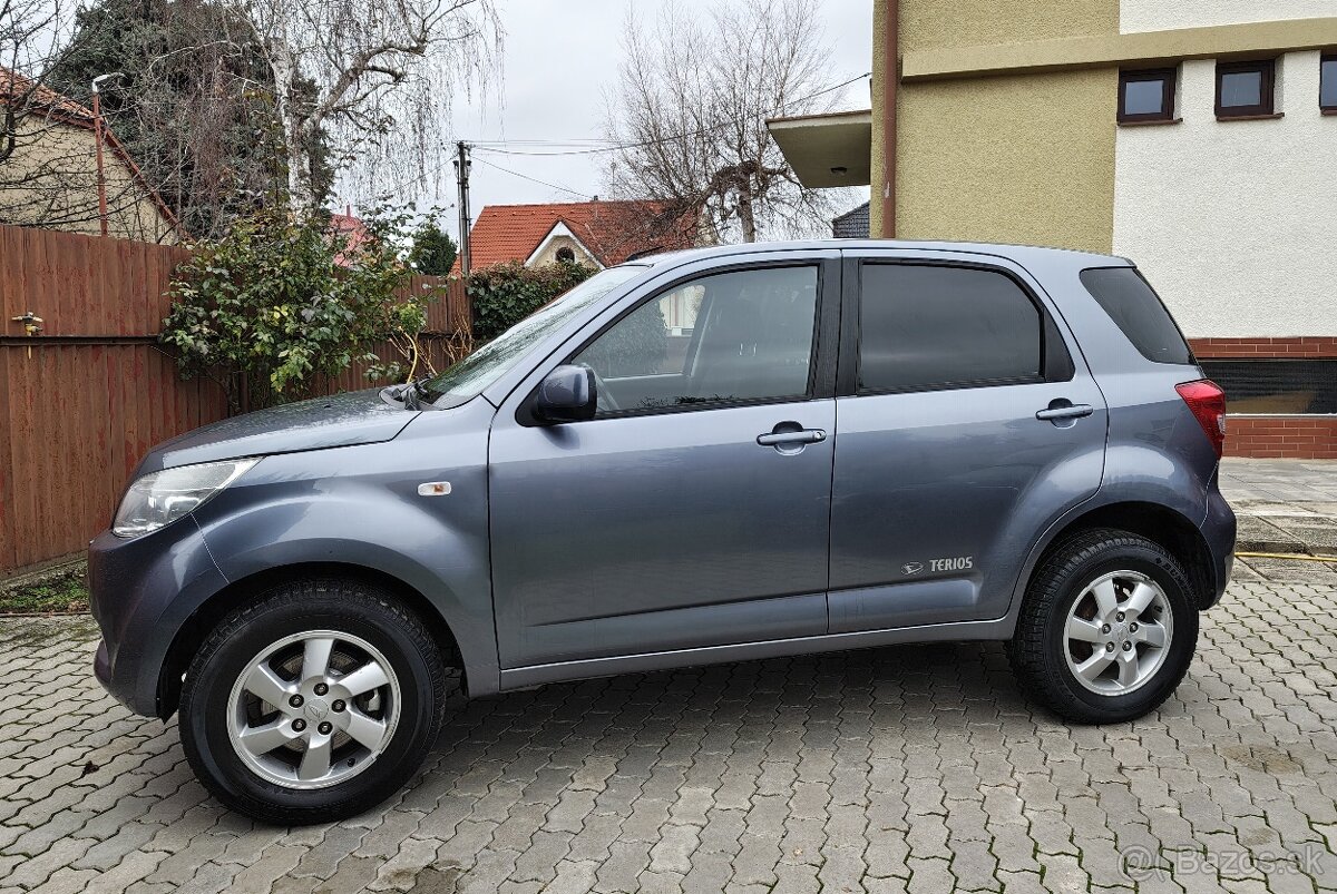 •DAIHATSU TERIOS 1.5i, 4x4, 77 kW, 5-st. manuál, r.v. 2006• - 8