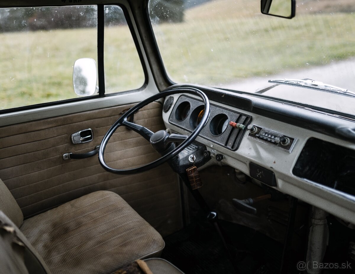 VW T2a highroof - 8