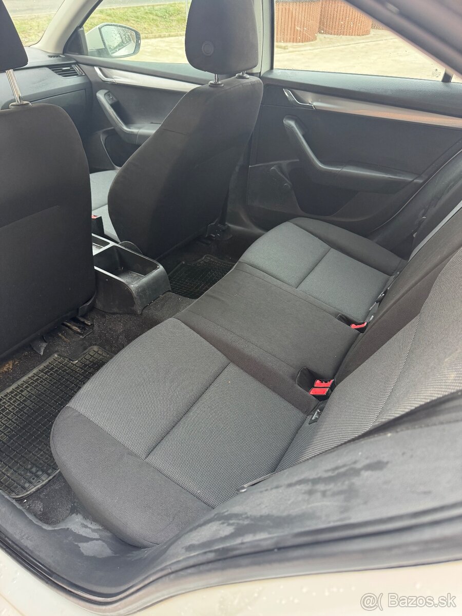 Skoda Octavia 3 2015 1 majitel najeto 150 000kc plně funkční - 8