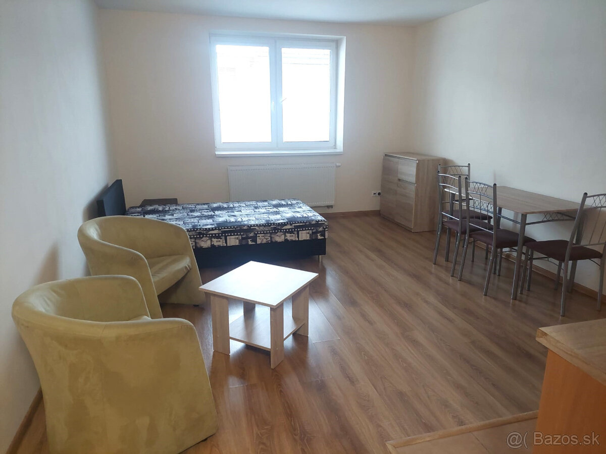 PREDAJ GARSÓNKY ŽILINA UL. KAMENNÁ - 8