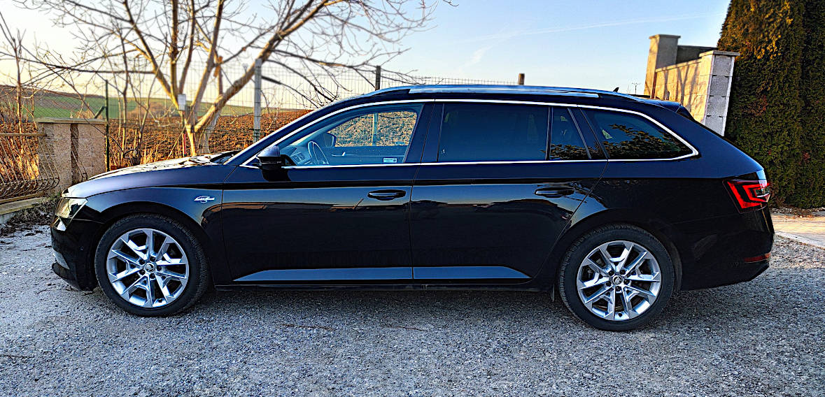 Škoda Superb combi 4x4 L&K + WEBASTO - 8