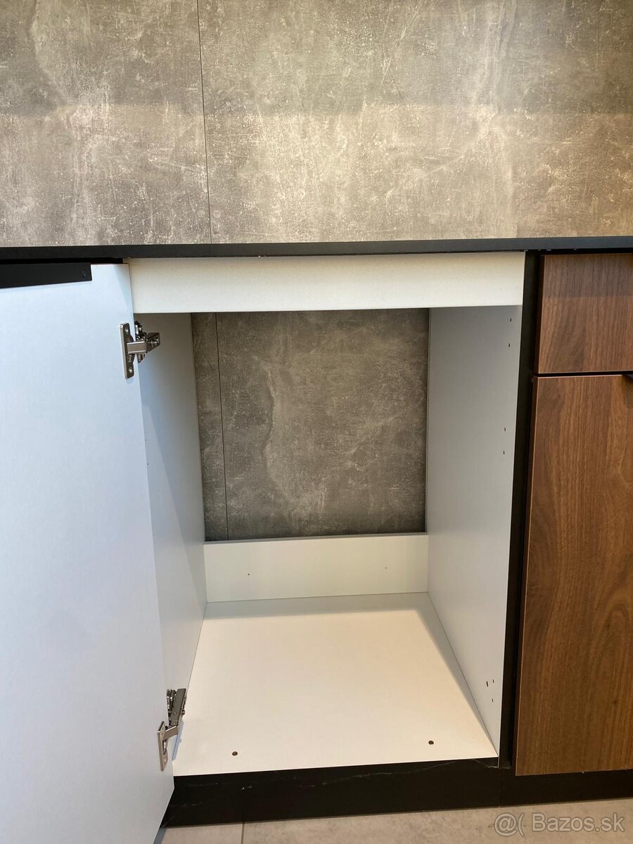Kuchynská linka – SKLADOM - 8