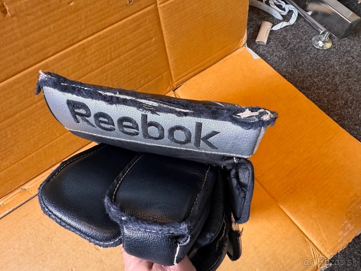 SET LAPAČKA A VYRÁŽEČKA REEBOK JR/INT - 8