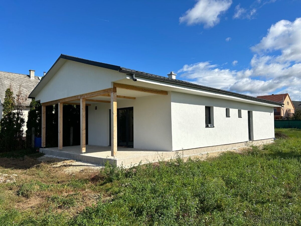 MAĎARSKO - GONC NOVOSTAVBA 4 IZBOVÉHO RD 100 M2, POZEMOK 852 - 8