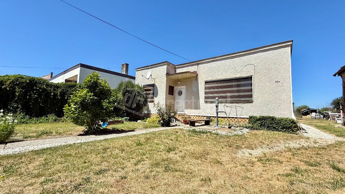 Znížená cena Dva domy s nadrozemerným pozemkom, vhodné na t - 8