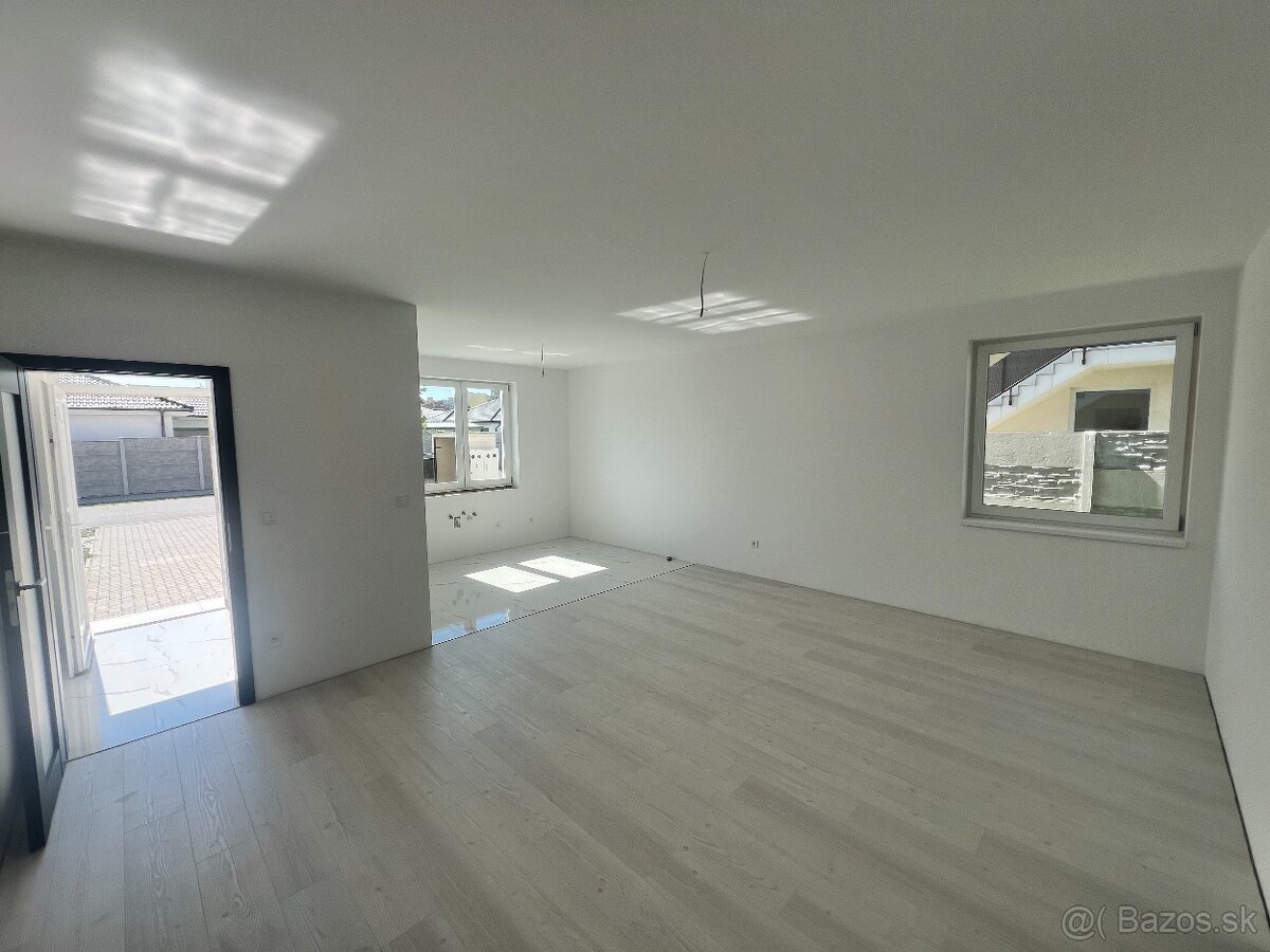 3 izbový byt +záhrada, 2 parkovacie miesto (Dunajská Streda) - 8